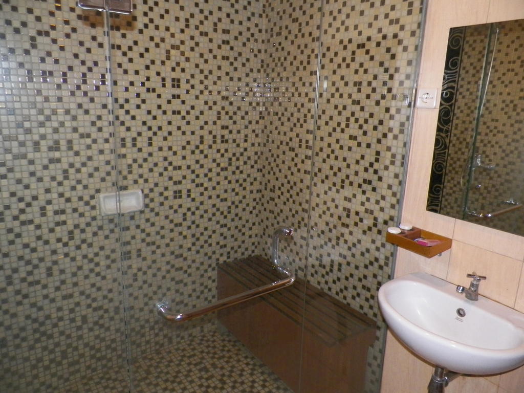 Ariandri Boutique Guesthouse Bandung Pokój zdjęcie